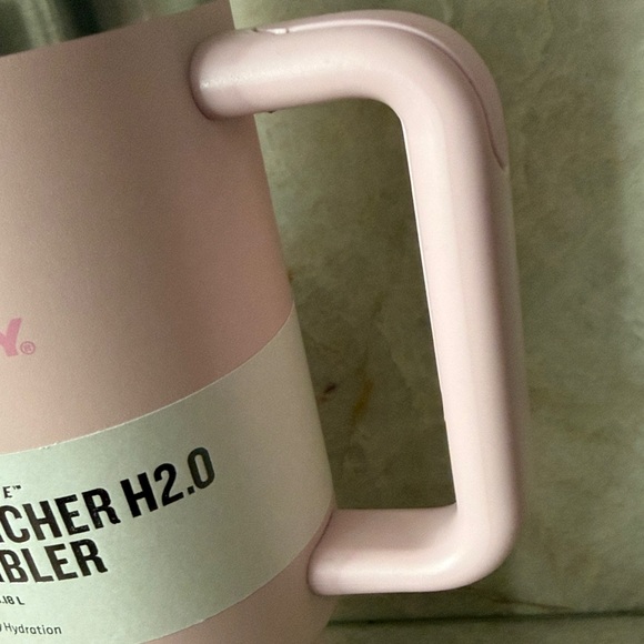 Stanley NWT Quencher H2.0 Tumbler 40 oz in Soft Pink - Picture 4 of 5